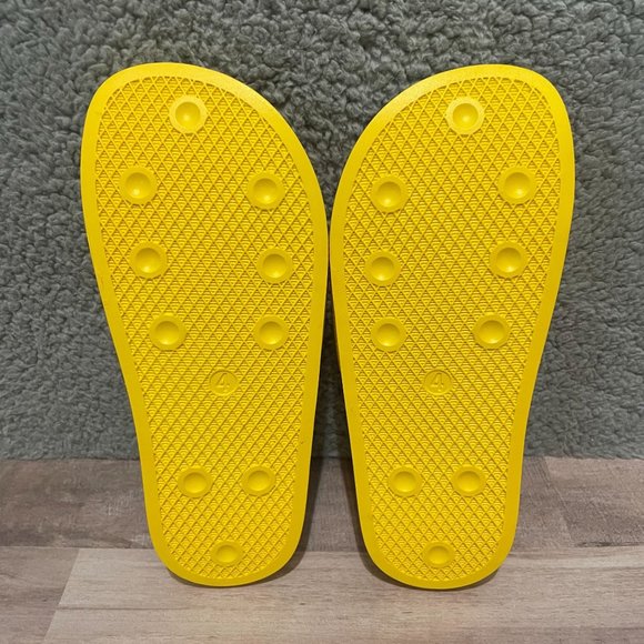 CTM Slides Sandals Big Kids Black Yellow Sz 4 Smile SHIPS ASAP NEW IN BOX Summer - Picture 4 of 8